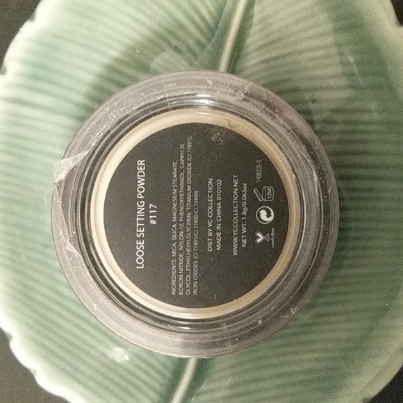 Loose Setting Powder - Picture 2 of 2